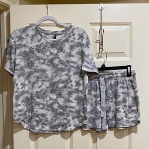Women’s Gray Tie-Dye Short Sleeve Pajama Set - Relaxed Top & Shorts